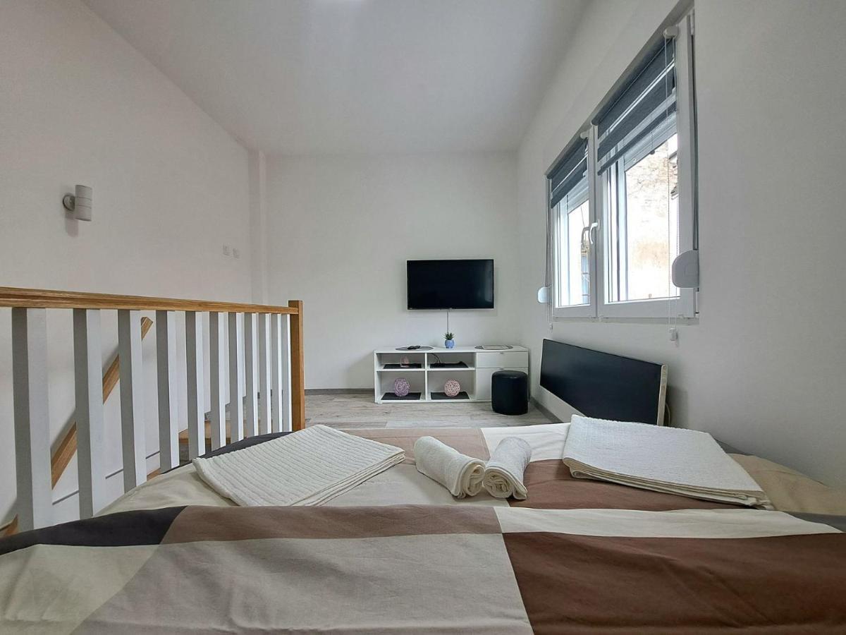 Mini Duplex Apartman Dusanovac Экстерьер фото